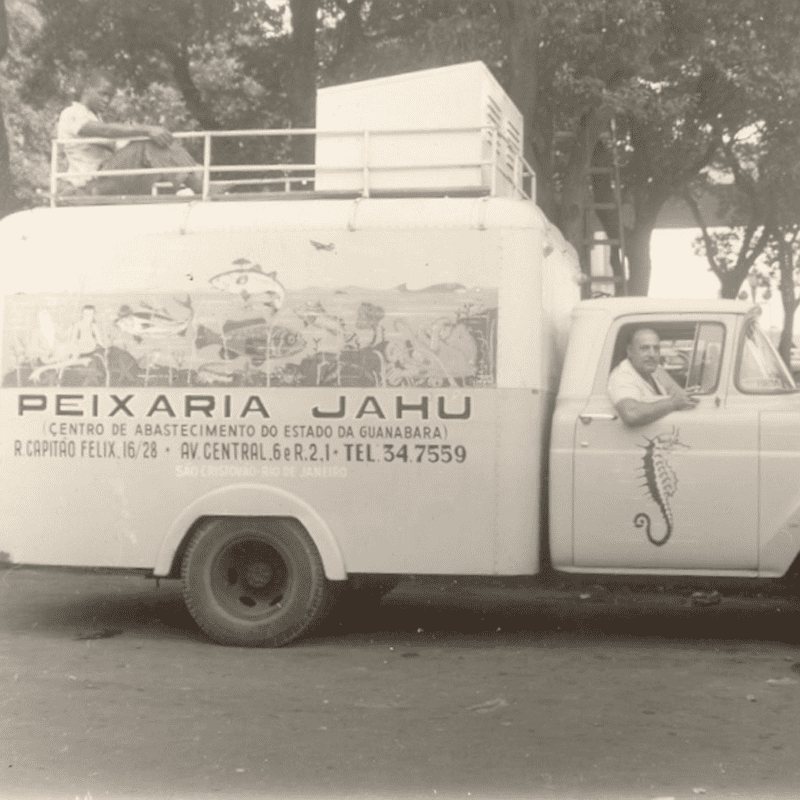 Foto do carro de entrega da antiga Peixaria Jahu - História Frescatto